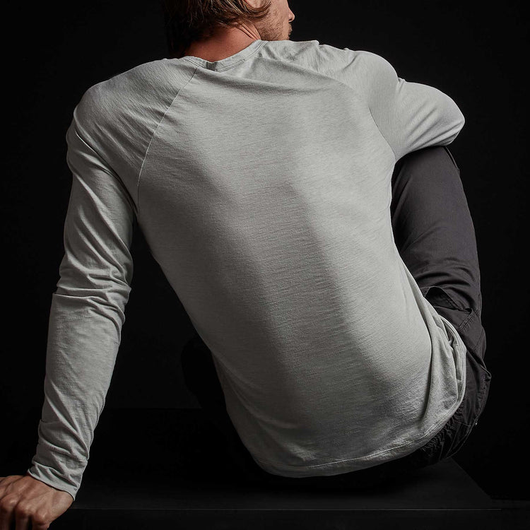 Recycled Lotus Jersey Raglan Crew in Skylight | James Perse Los Angeles