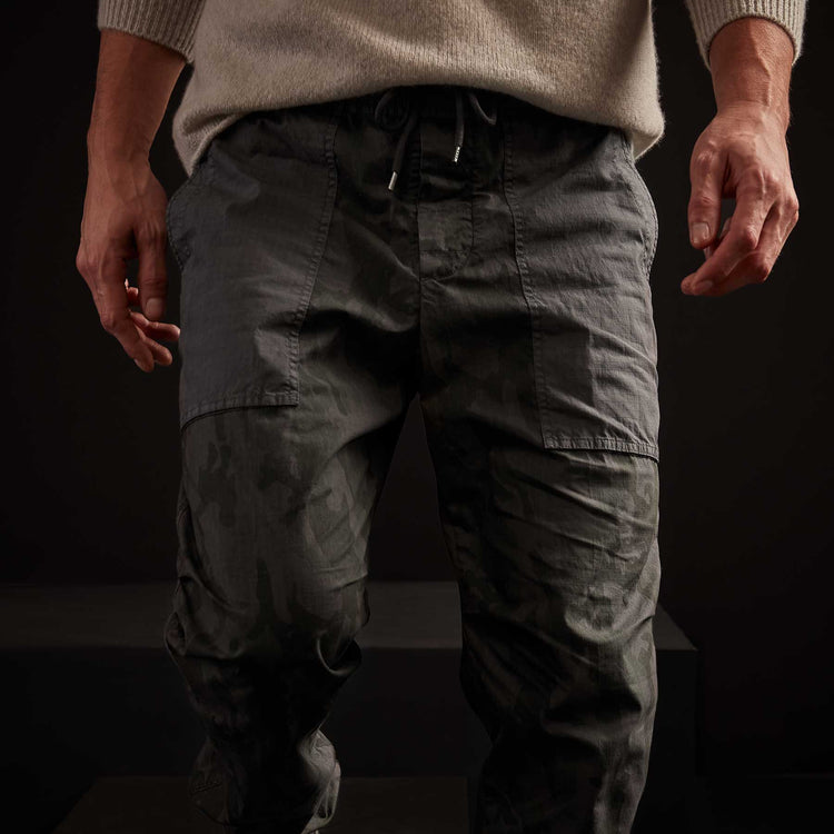 Camo Rip Stop Utility Pant in Carbon Pigment | James Perse Los Angeles