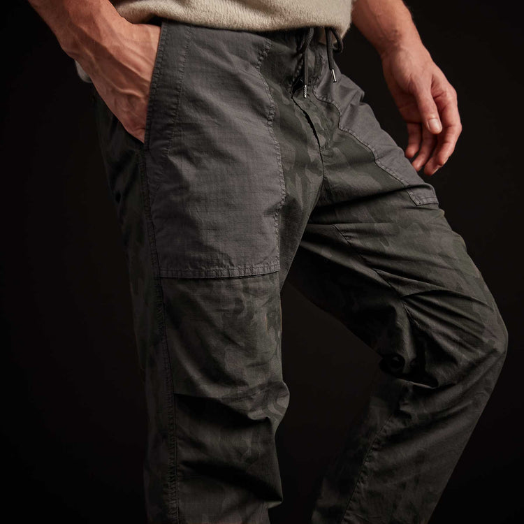 Camo Rip Stop Utility Pant in Carbon Pigment | James Perse Los Angeles