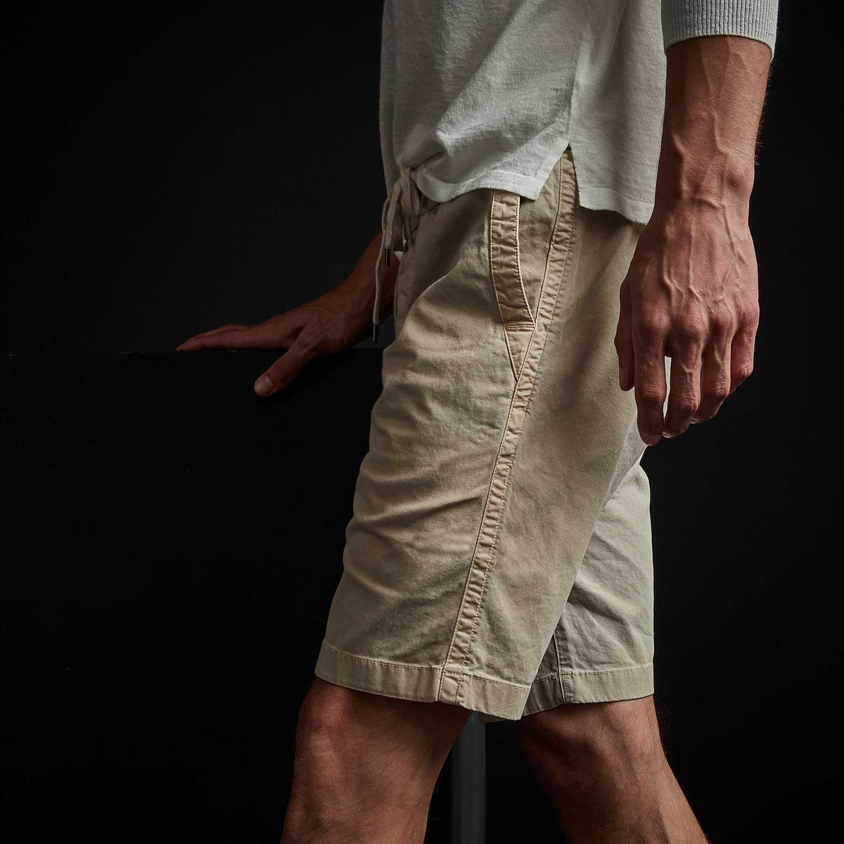 Stretch Canvas Work Short - Biscuit Pigment | James Perse Los Angeles