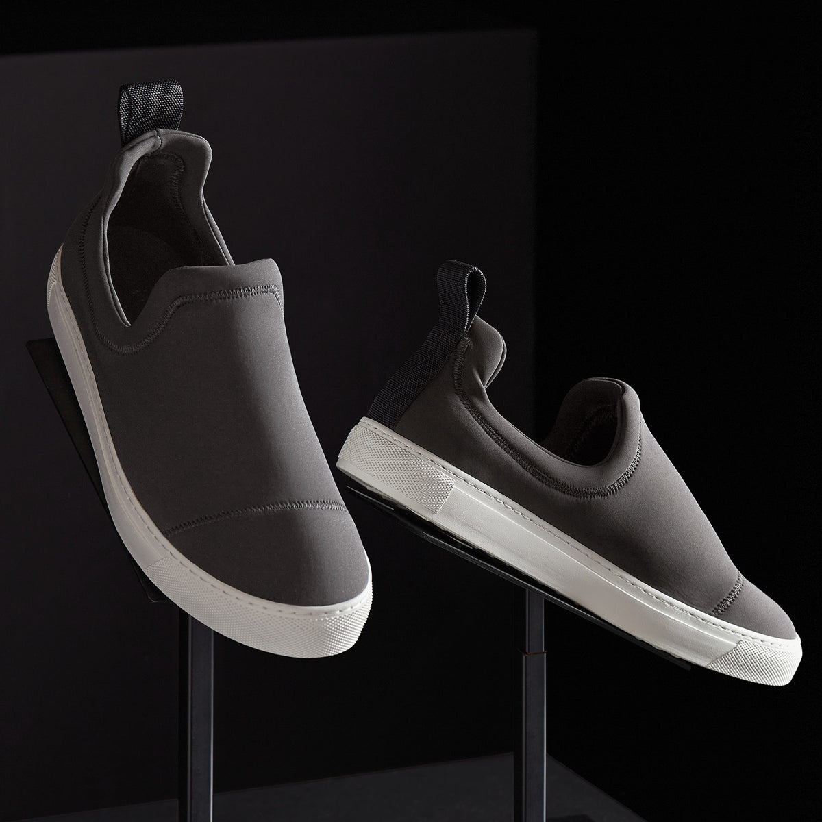 Men's Zuma Scuba Slip On in Carbon Grey | James Perse Los Angeles