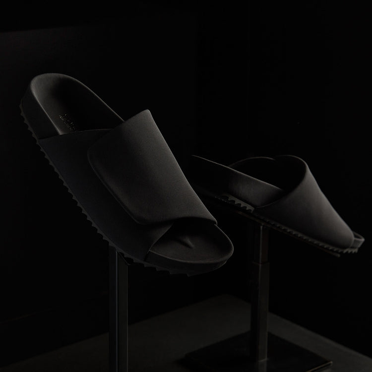 Men's Skubo Slide - Black/Black | James Perse Los Angeles