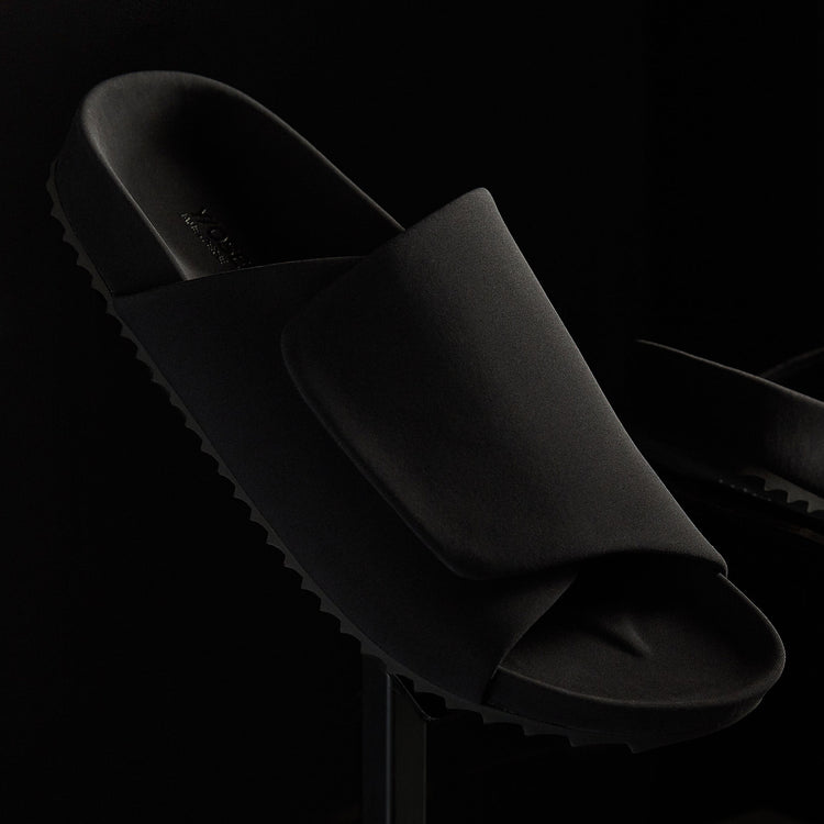Men's Skubo Slide - Black/Black | James Perse Los Angeles