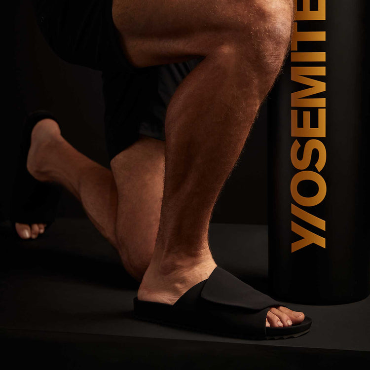 Men's Skubo Slide - Black/Black | James Perse Los Angeles