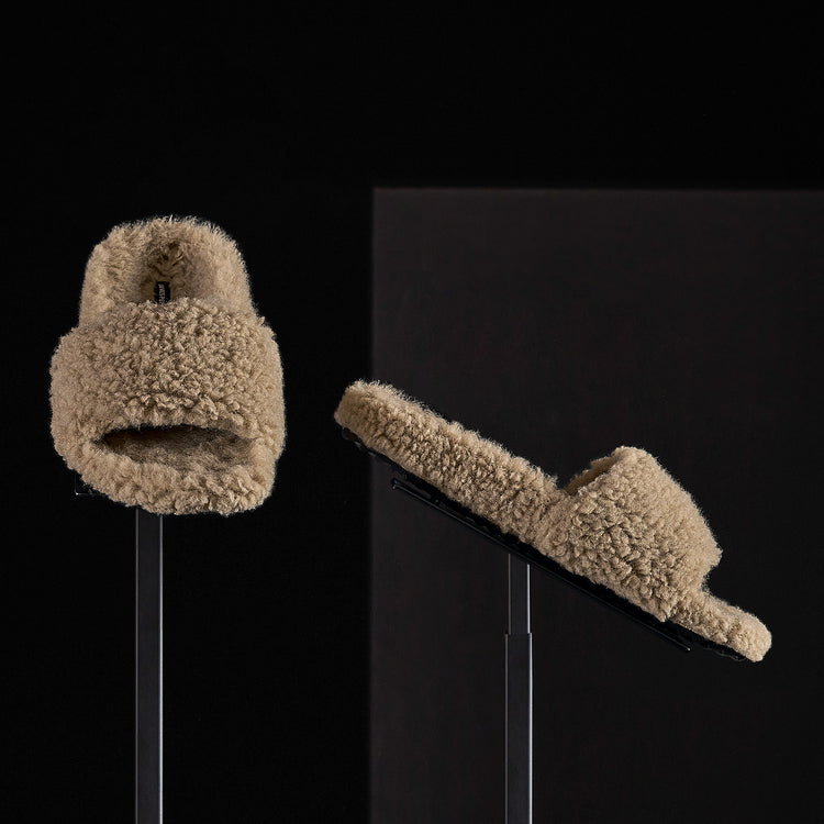 Women's Simple Strap Shearling Slide in Taupe | James Perse Los Angeles