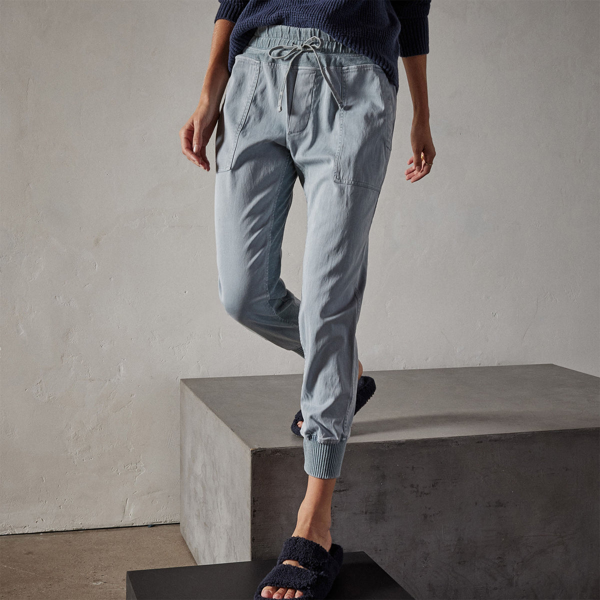 Mixed Media Pant in Ocean Mist Pigment | James Perse Los Angeles
