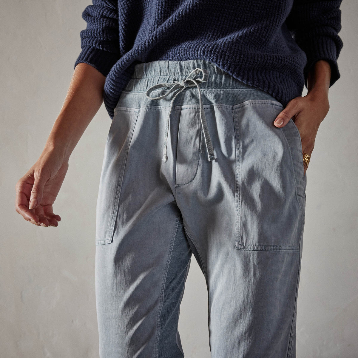 Mixed Media Pant in Ocean Mist Pigment | James Perse Los Angeles