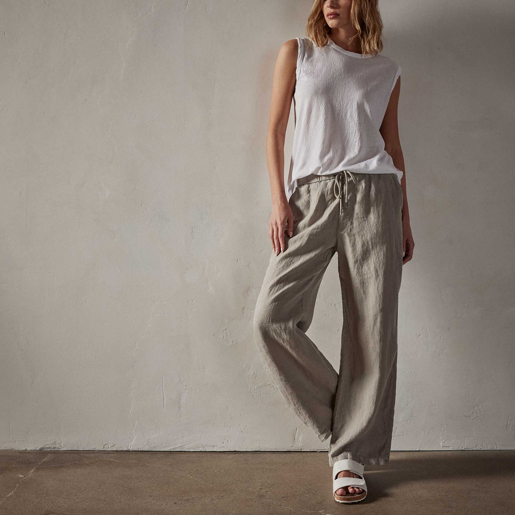 Lightweight Linen Pant in Silt Pigment | James Perse Los Angeles 