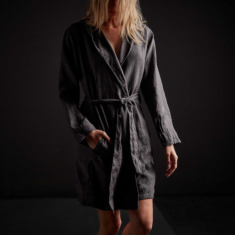 Linen Hooded Robe in Magma Pigment | James Perse Los Angeles
