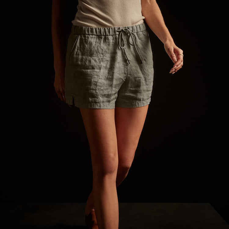 Lightweight Linen Short - Platoon Pigment | James Perse Los Angeles