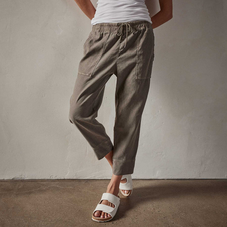 Surplus Pant in River Rock Pigment | James Perse Los Angeles