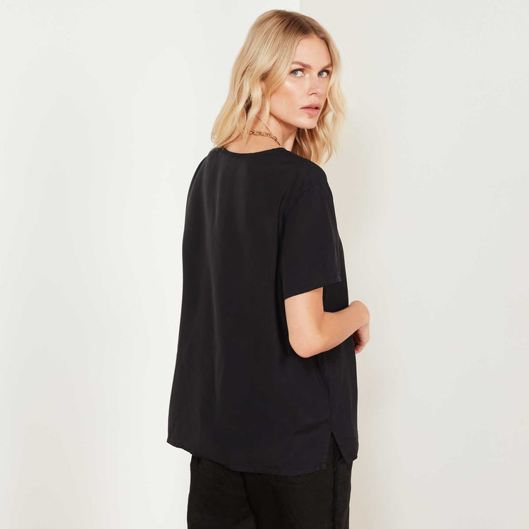 Matte Cupro Tee In Black | James Perse Los Angeles