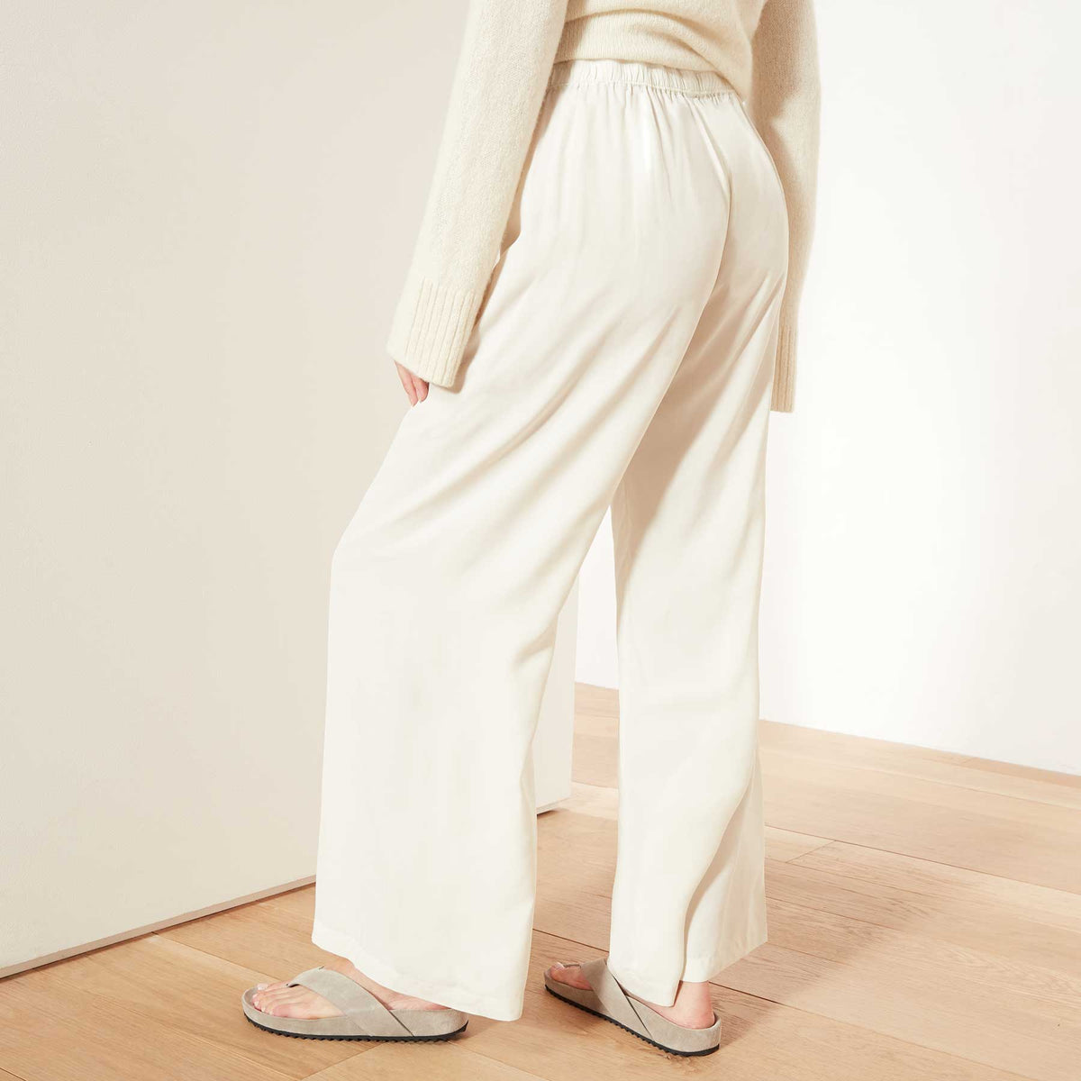 Micro Suede Pull On Pant - Alabaster | James Perse Los Angeles