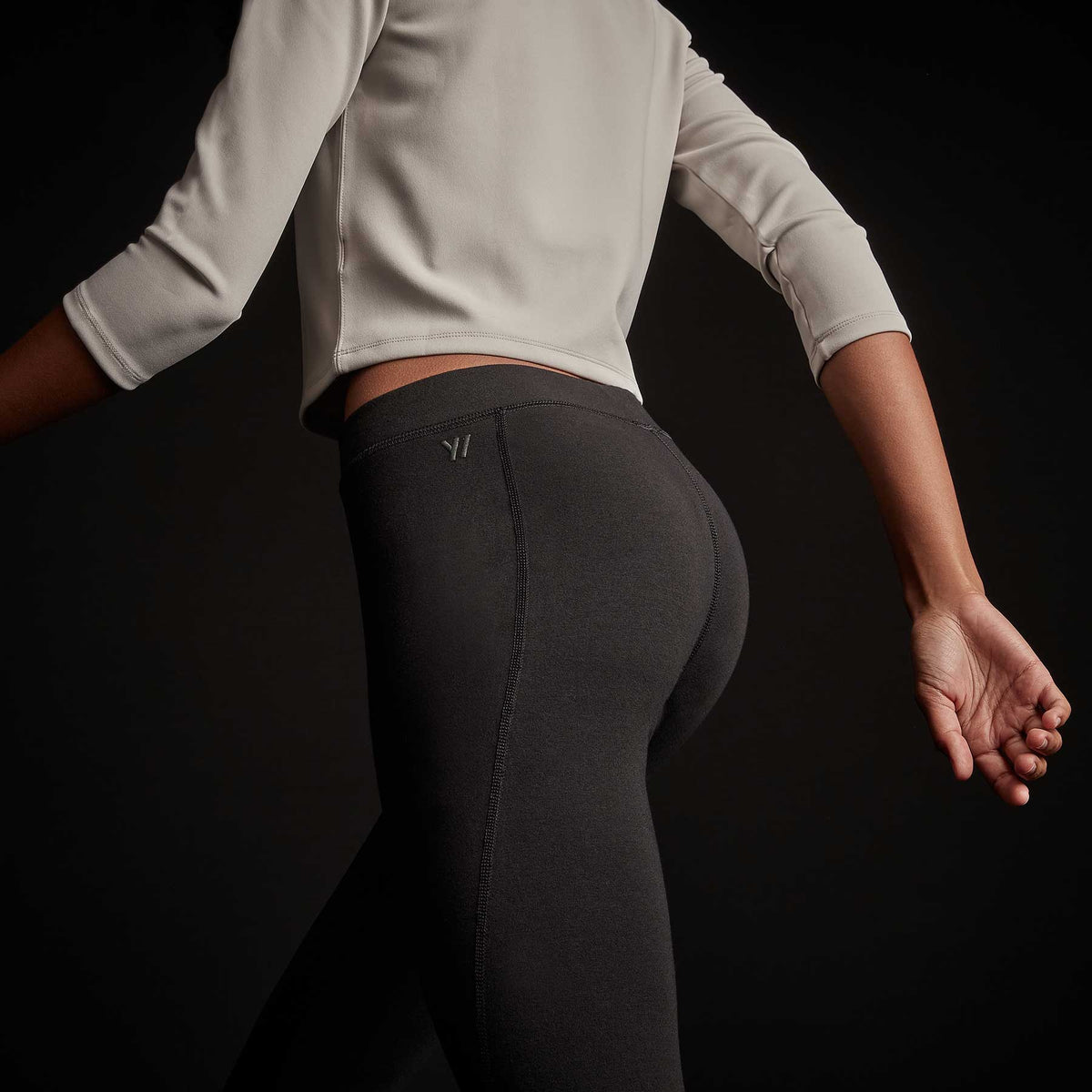 Spiral Seam Yoga Pant - True Black | James Perse Los Angeles