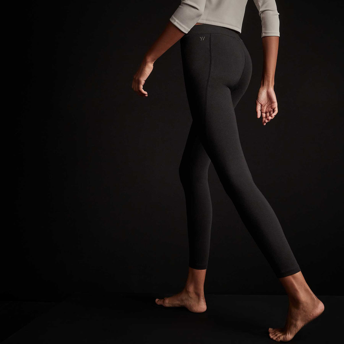 Spiral Seam Yoga Pant - True Black | James Perse Los Angeles