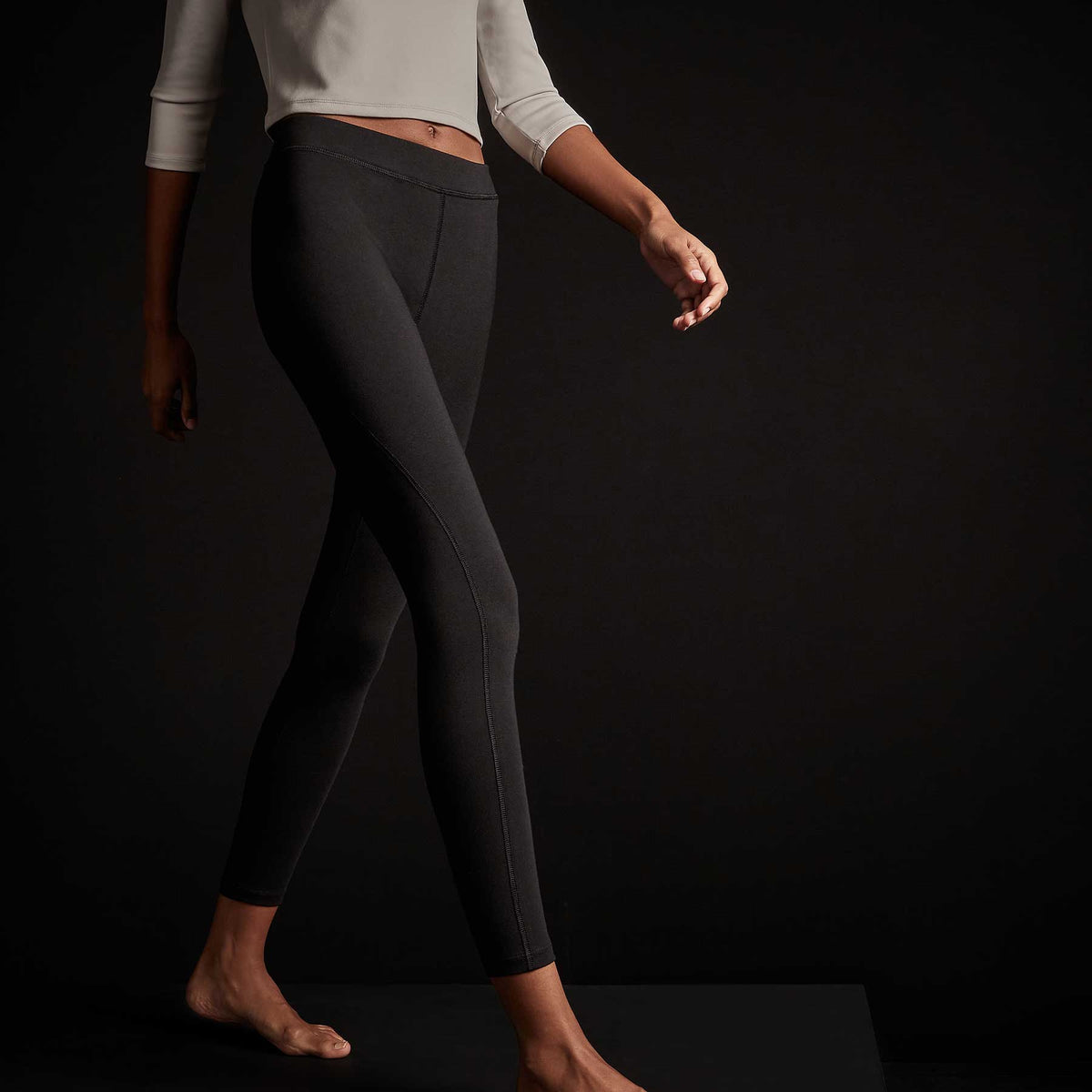 Spiral Seam Yoga Pant - True Black | James Perse Los Angeles