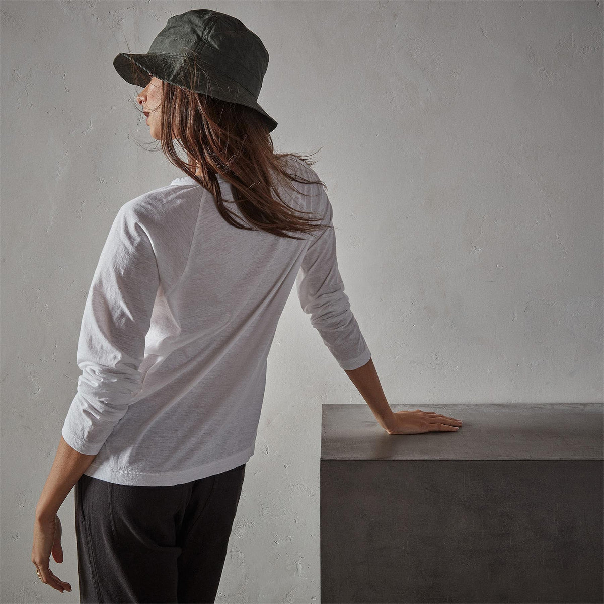 Recycled Jersey Raglan Crew in White | James Perse Los Angeles