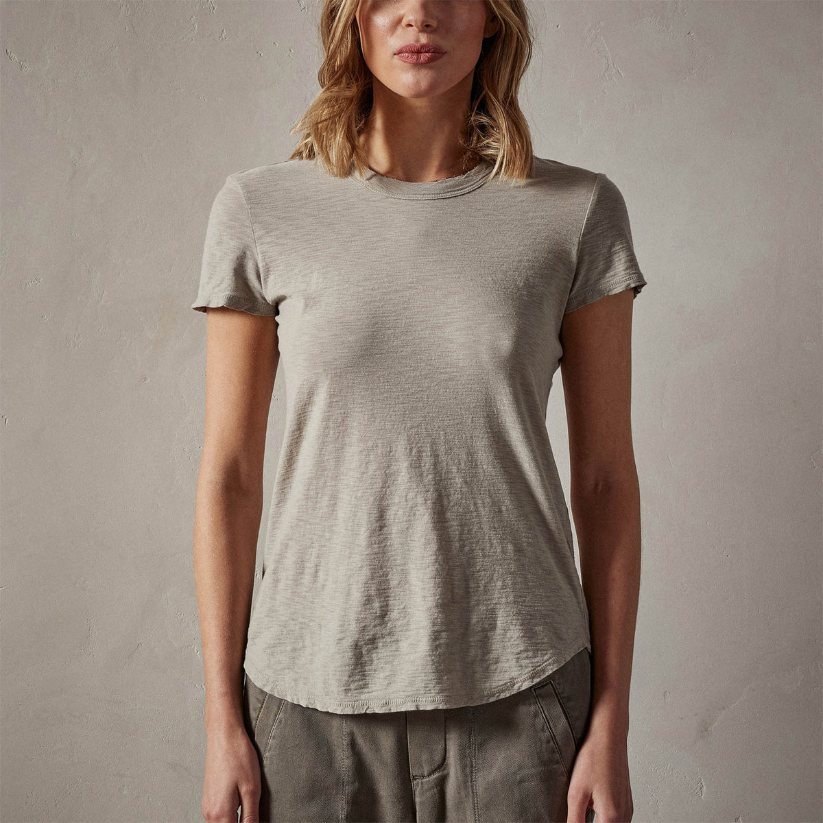 Sheer Slub Crew Neck Tee in Silt | James Perse Los Angeles 