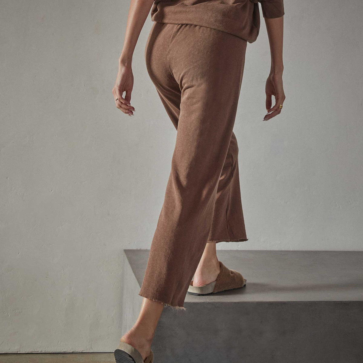 Vintage French Terry Cutoff  Sweatpant - Malt Pigment | James Perse Los Angeles